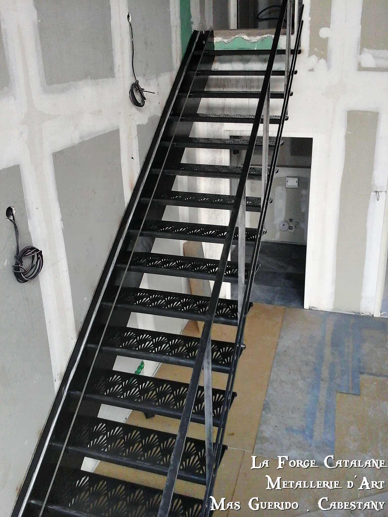 escalier avec decoupe laser sur les marches forge catalane 6.jpg